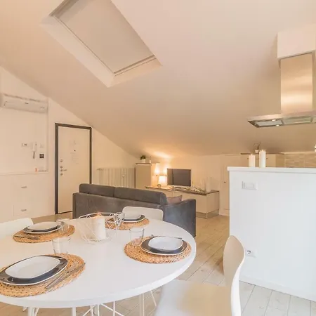 甜蜜广场公寓 * 瓦伦纳