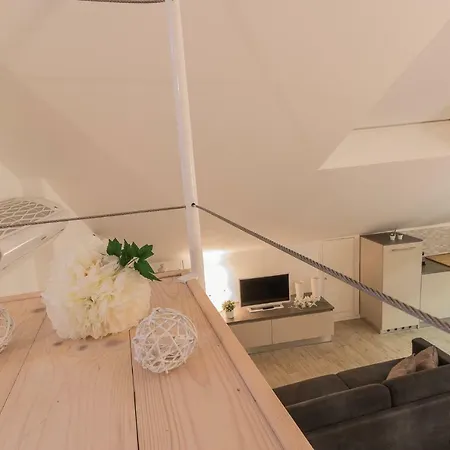 The Sweet Square Flat Apartment *