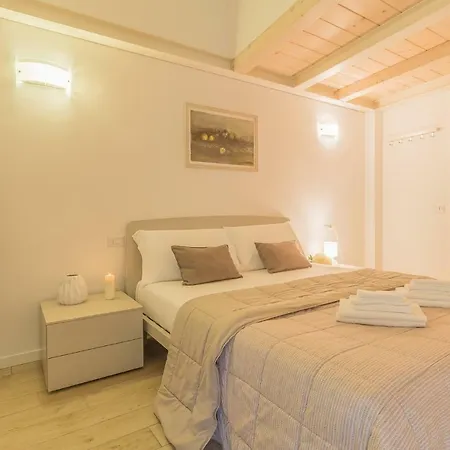 The Sweet Square Flat Apartment *