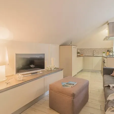 The Sweet Square Flat Apartment *