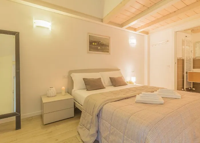 The Sweet Square Flat Apartment *