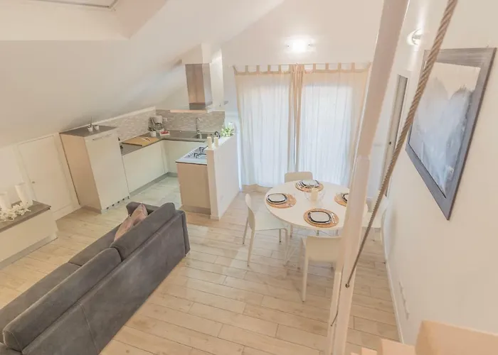 The Sweet Square Flat Apartment Varenna