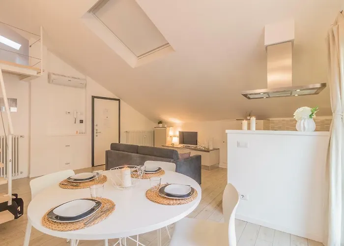 The Sweet Square Flat * Varenna
