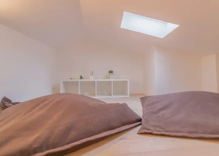 The Sweet Square Flat * فارينا