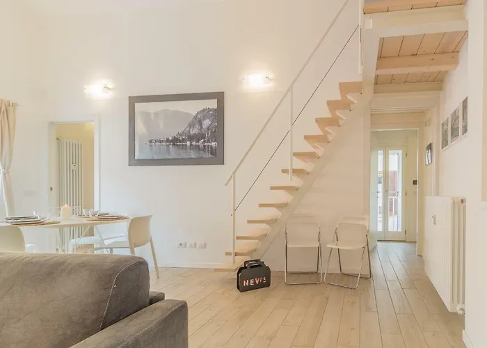 The Sweet Square Flat * Варенна